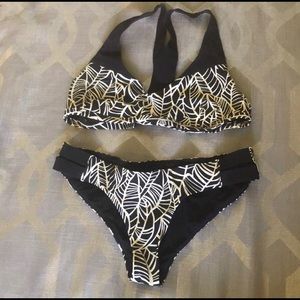 Lululemon Bikini size 6